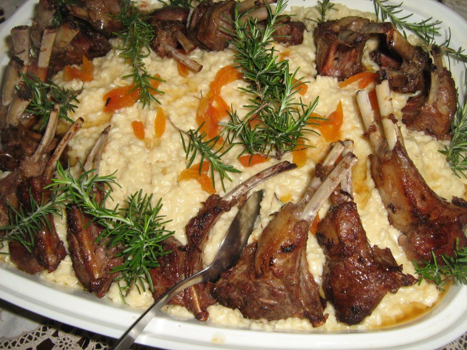 Prato de cordeiro com risoto brie
