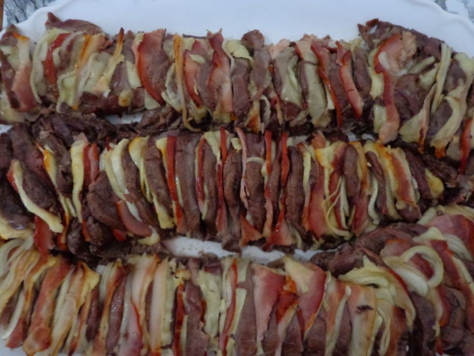 Prato de carne de file com bacon