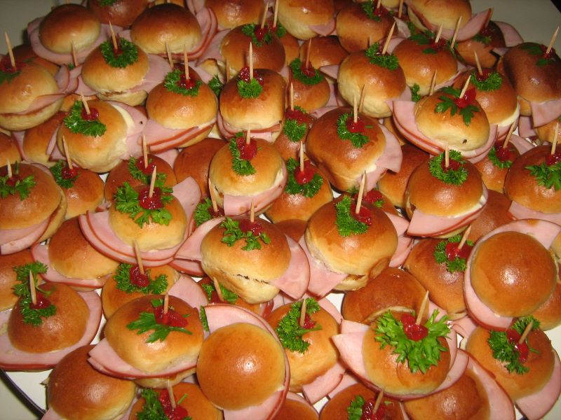 Mini sanduiches de batata recheiados